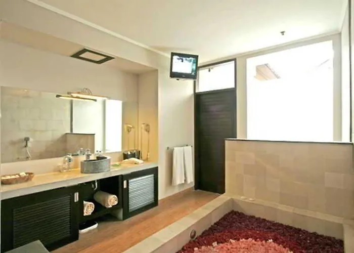 Hotel The Rishi